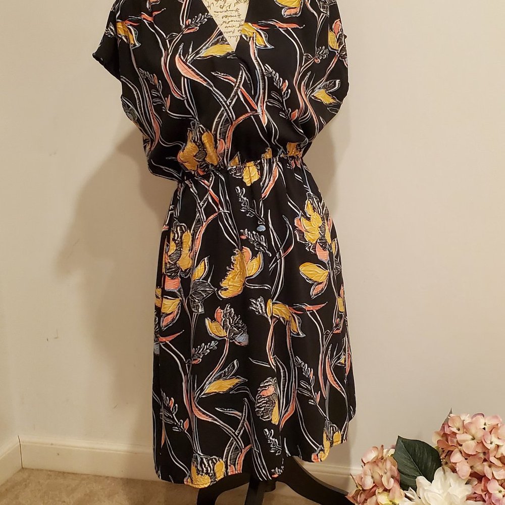 •HALOGEN• Women Black  Short Sleeve Dress V Neck Floral Print Dress Size S